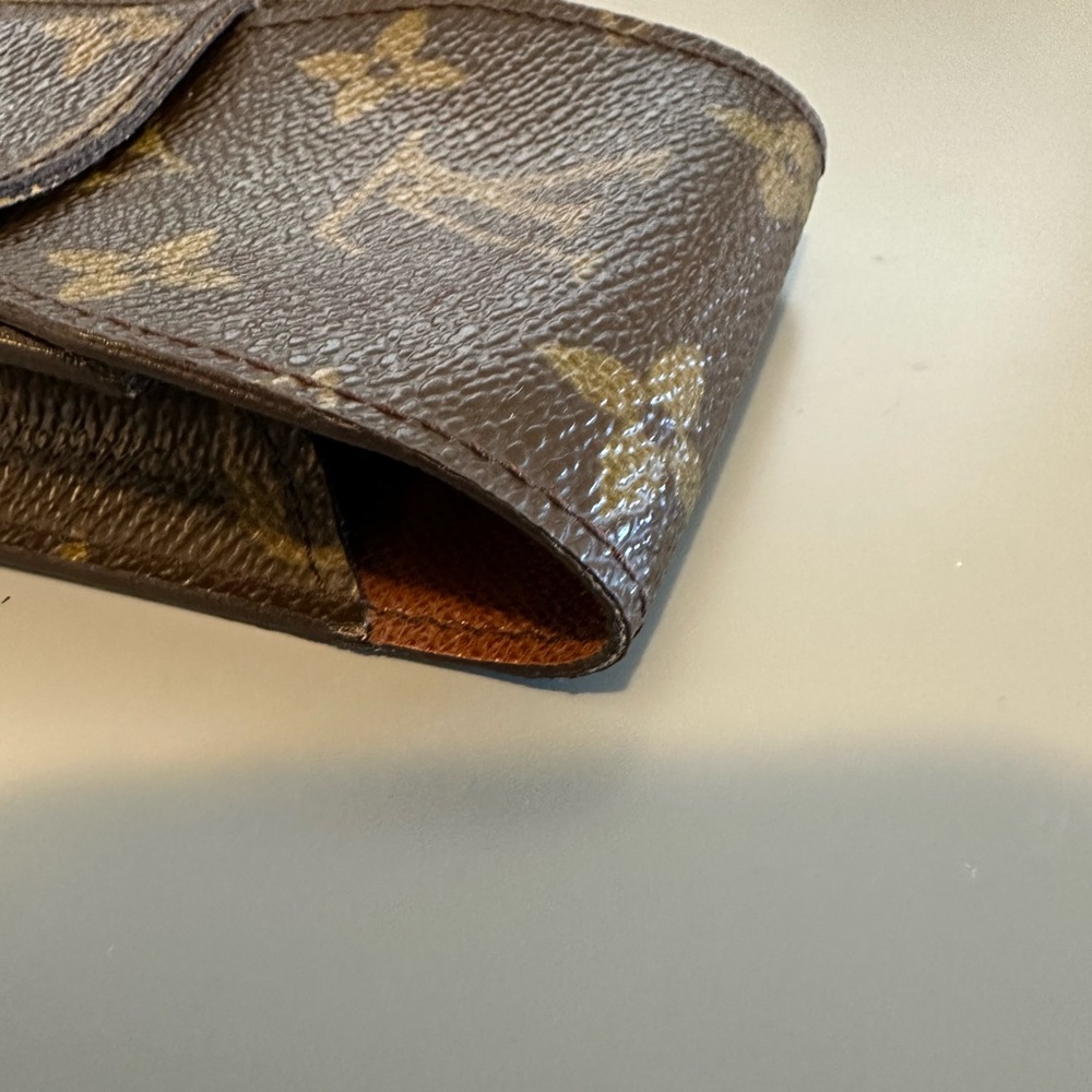 Louis Vuitton Monogram Cigarette Lipgloss card holder - Authentic - Picture 7 of 14